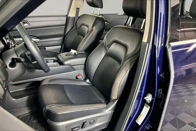 2024 Nissan Pathfinder SL FWD