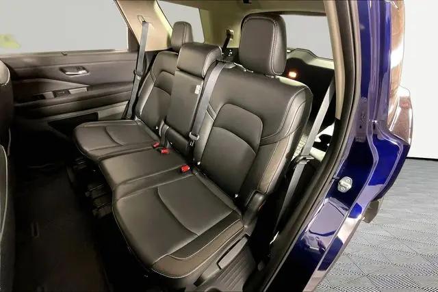 2024 Nissan Pathfinder SL FWD