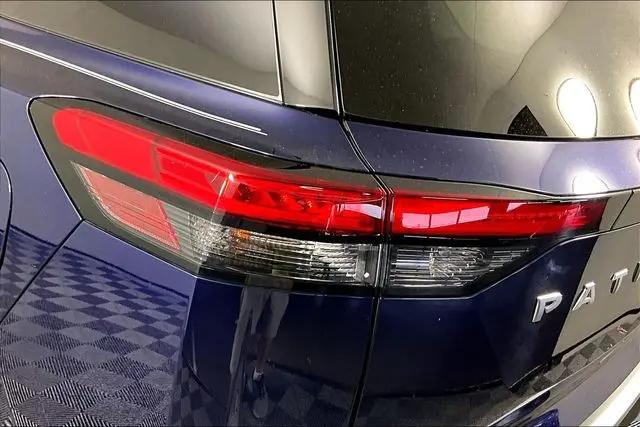 2024 Nissan Pathfinder SL FWD