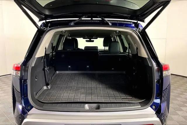 2024 Nissan Pathfinder SL FWD