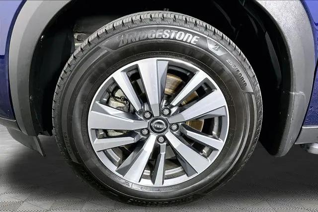 2024 Nissan Pathfinder SL FWD