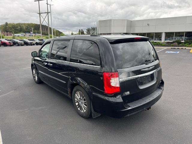 2011 Chrysler Town & Country Limited
