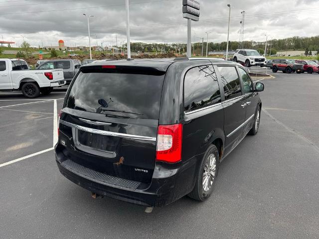 2011 Chrysler Town & Country Limited