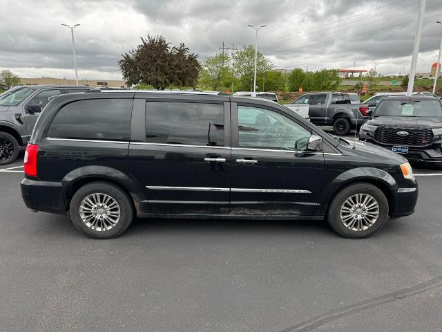 2011 Chrysler Town & Country Limited