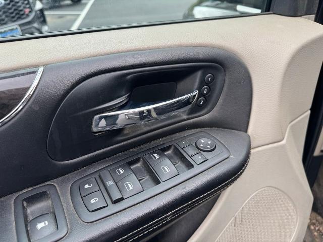 2011 Chrysler Town & Country Limited