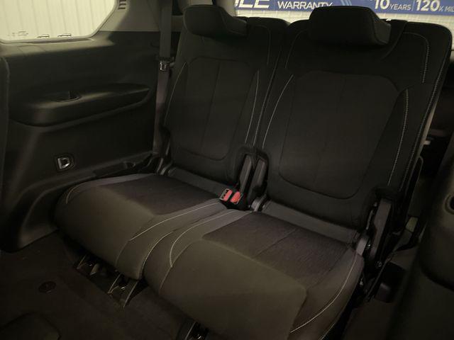 2024 Jeep Grand Cherokee L Laredo X 4x4