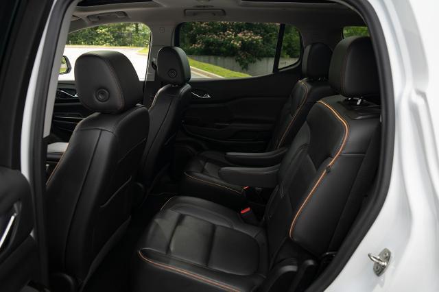 2022 GMC Acadia AWD AT4