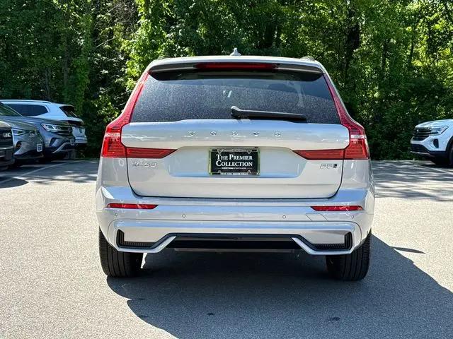 2024 Volvo XC60 B5 Core Dark Theme