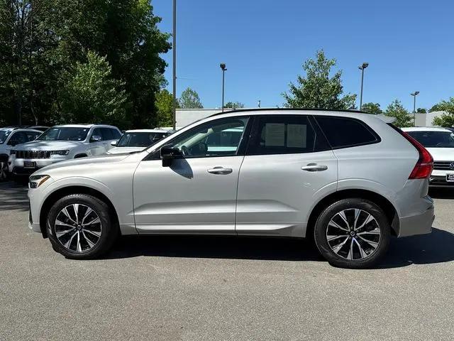 2024 Volvo XC60 B5 Core Dark Theme