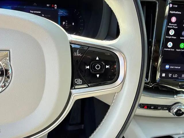 2024 Volvo XC60 B5 Core Dark Theme