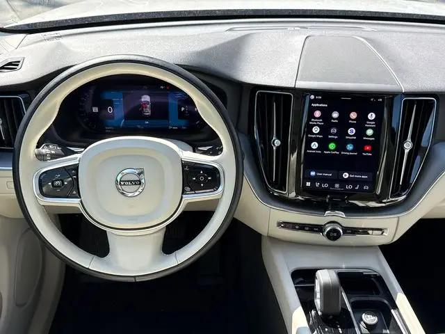 2024 Volvo XC60 B5 Core Dark Theme