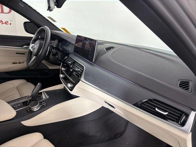 2022 BMW M5 i xDrive