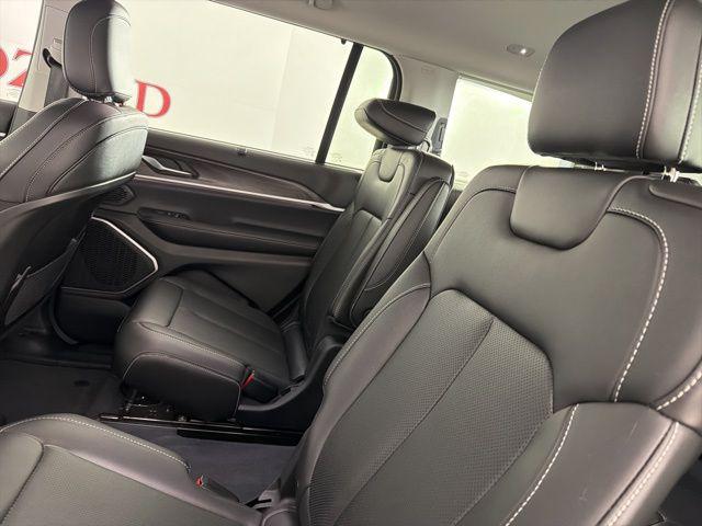 2023 Jeep Grand Cherokee L Limited 4x2