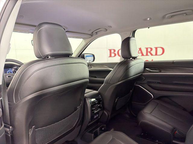 2023 Jeep Grand Cherokee L Limited 4x2