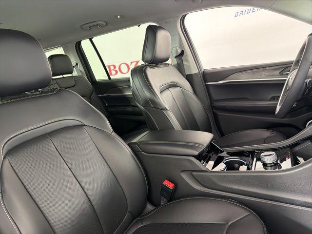 2023 Jeep Grand Cherokee L Limited 4x2