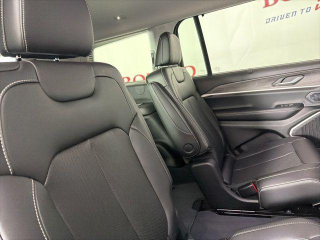 2023 Jeep Grand Cherokee L Limited 4x2