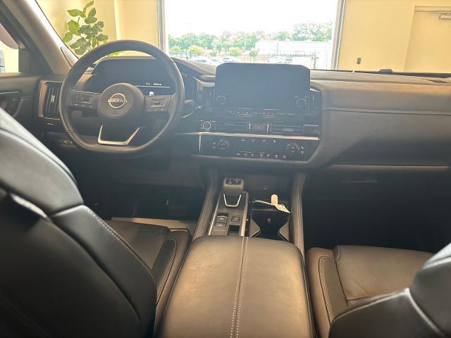 2024 Nissan Pathfinder Platinum FWD