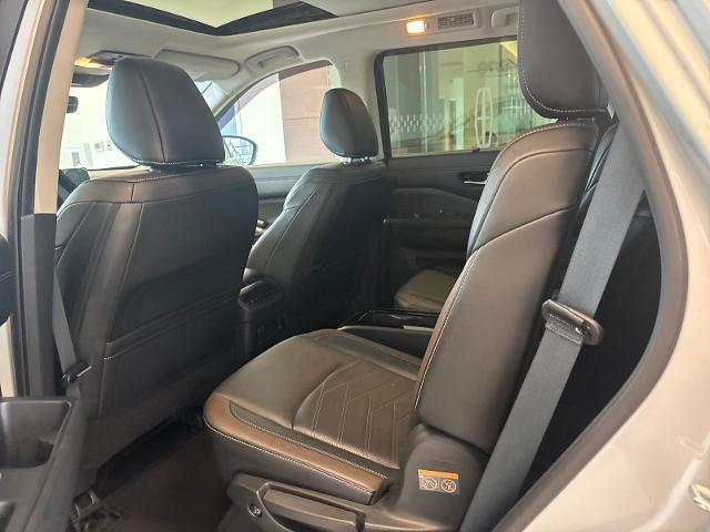 2024 Nissan Pathfinder Platinum FWD