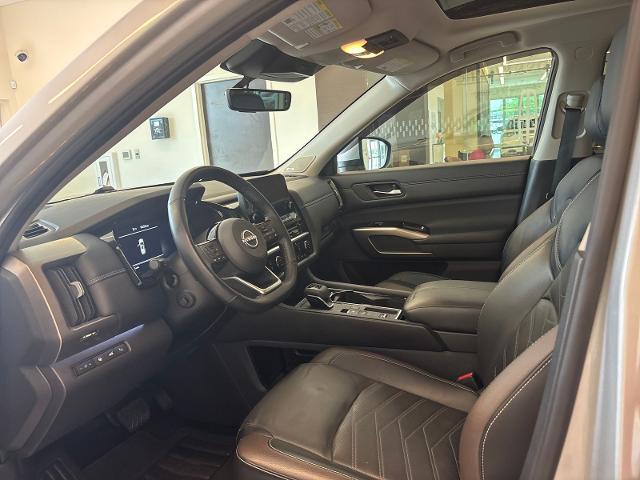 2024 Nissan Pathfinder Platinum FWD