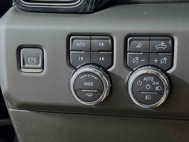 2023 GMC Sierra 1500 4WD Crew Cab Short Box AT4