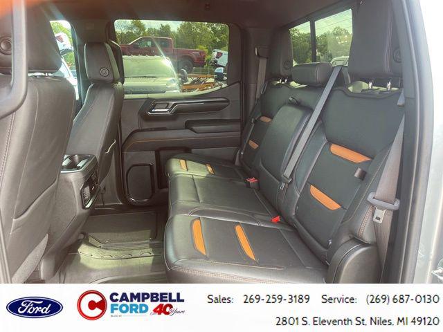 2023 GMC Sierra 1500 4WD Crew Cab Short Box AT4
