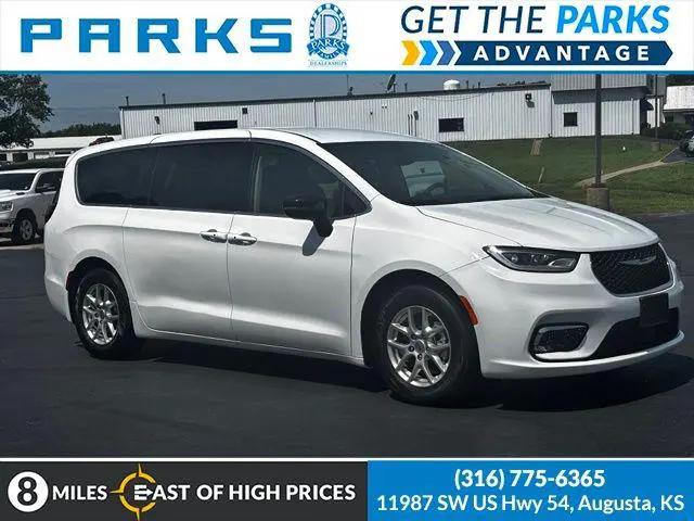2024 Chrysler Pacifica Touring L for sale in Augusta, KS