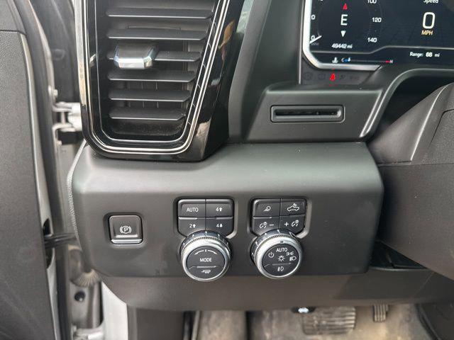 2022 GMC Sierra 1500 4WD Crew Cab Short Box AT4