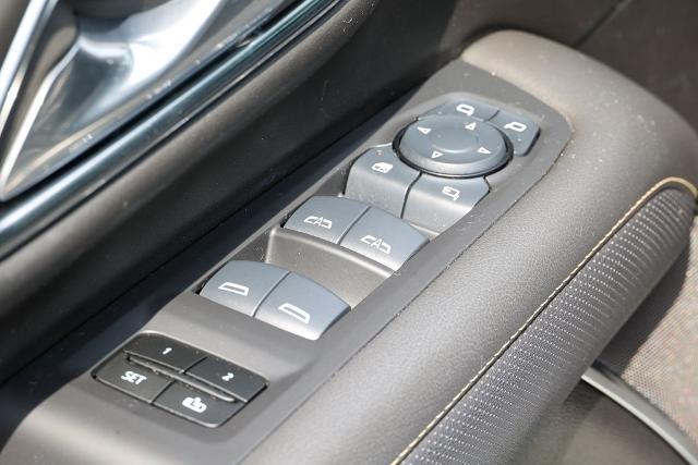 2024 GMC Yukon 4WD SLT