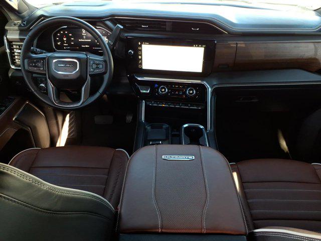 2026 GMC Sierra 2500HD Crew Cab, Standard Bed, Denali Ultimate, 4WD