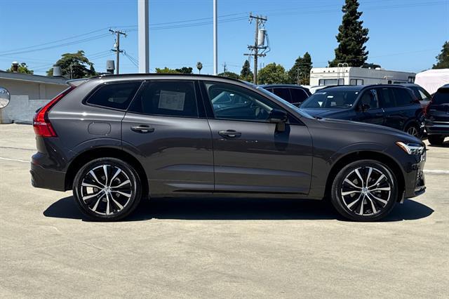 2025 Volvo XC60 B5 Plus