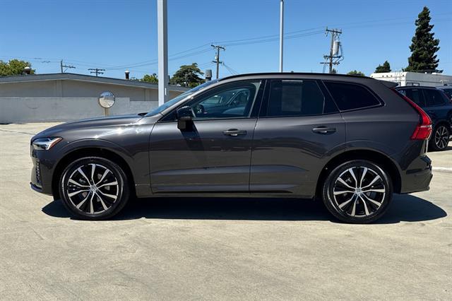 2025 Volvo XC60 B5 Plus