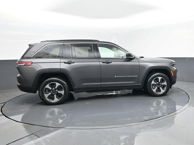 2024 Jeep Grand Cherokee Base