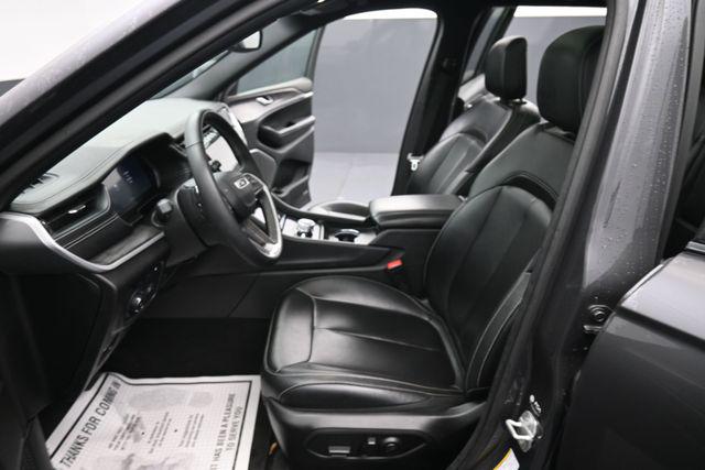 2024 Jeep Grand Cherokee Base