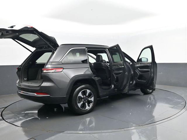 2024 Jeep Grand Cherokee Base
