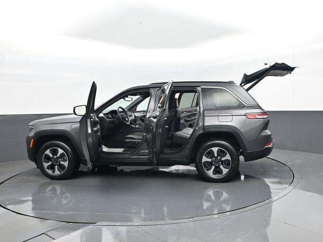 2024 Jeep Grand Cherokee Base