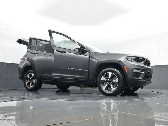2024 Jeep Grand Cherokee Base