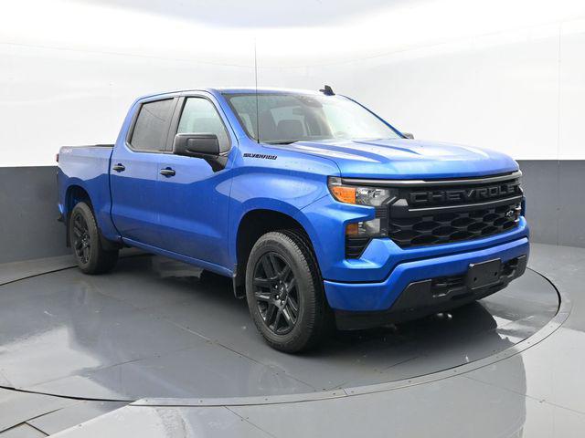 2022 Chevrolet Silverado 1500 4WD Crew Cab Short Bed Custom