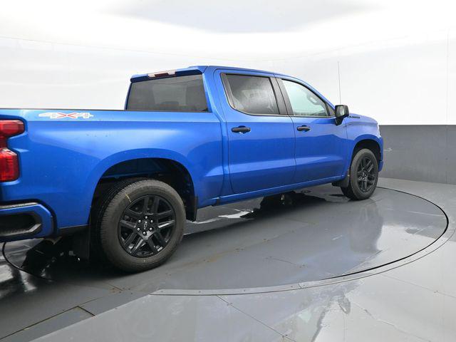 2022 Chevrolet Silverado 1500 4WD Crew Cab Short Bed Custom