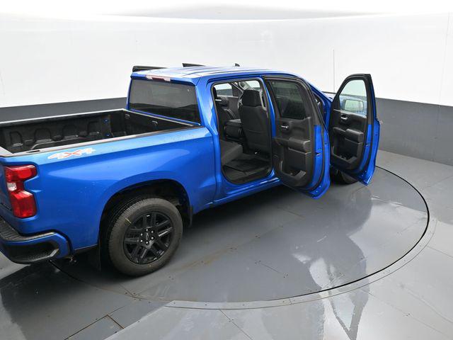 2022 Chevrolet Silverado 1500 4WD Crew Cab Short Bed Custom