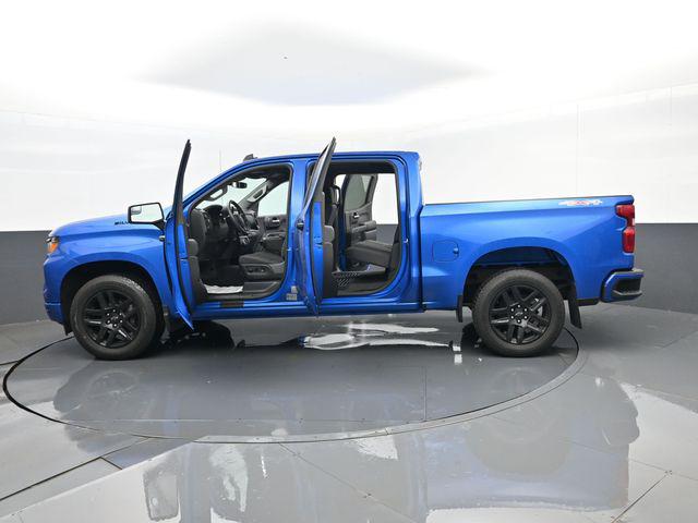 2022 Chevrolet Silverado 1500 4WD Crew Cab Short Bed Custom
