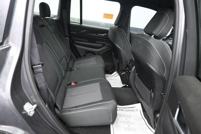 2024 Jeep Grand Cherokee Laredo 4x4