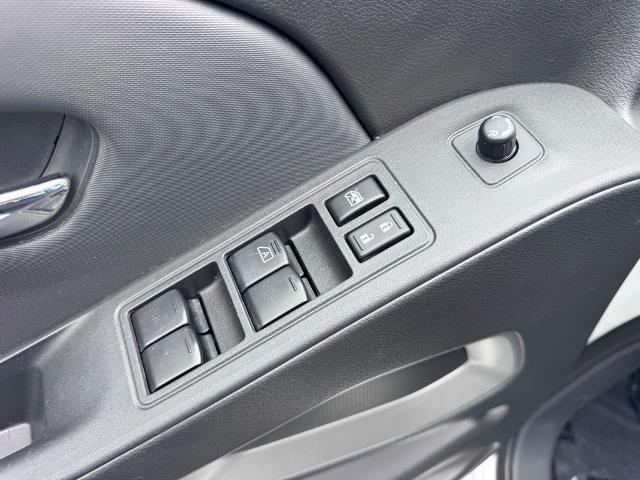 2022 Nissan Frontier Crew Cab SV 4x4