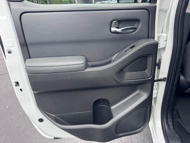 2022 Nissan Frontier Crew Cab SV 4x4