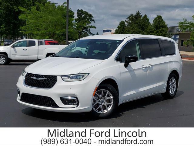 2024 Chrysler Pacifica Touring L for sale in Midland, MI