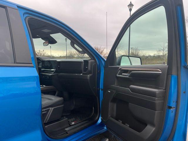 2023 Chevrolet Silverado 1500 4WD Crew Cab Short Bed RST