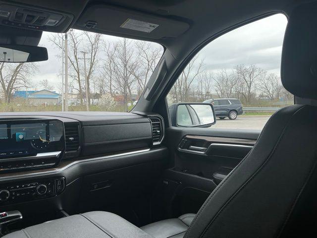 2023 Chevrolet Silverado 1500 4WD Crew Cab Short Bed RST