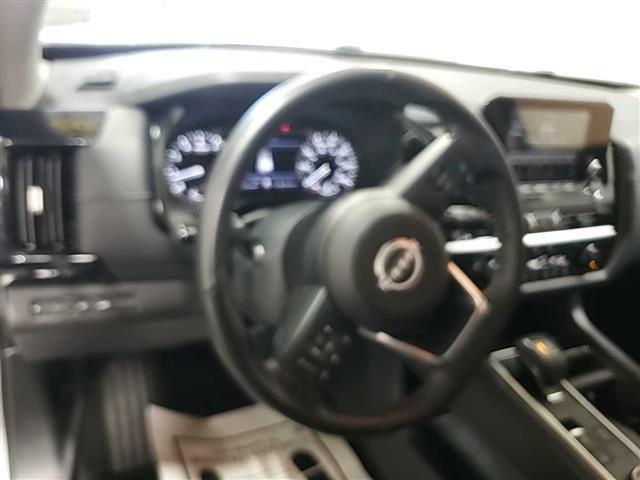 2025 Nissan Pathfinder SV 4WD
