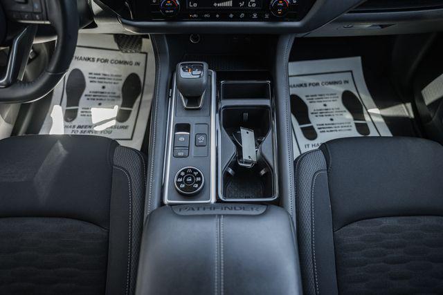 2025 Nissan Pathfinder SV 4WD