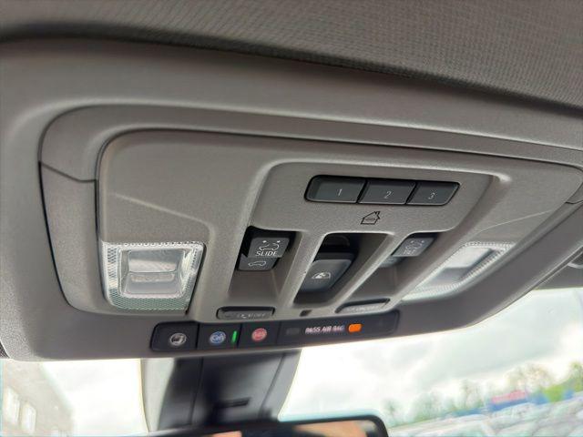 2023 GMC Sierra 3500HD 4WD Crew Cab Standard Bed Denali