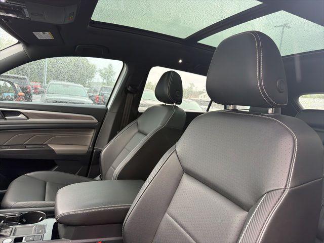 2022 Volkswagen Atlas Cross Sport 3.6L V6 SE w/Technology